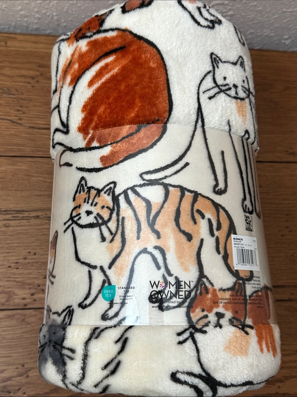 The Big One Plush Throw with Cream, Black & Orange Cat Print - Picture 3 of 5